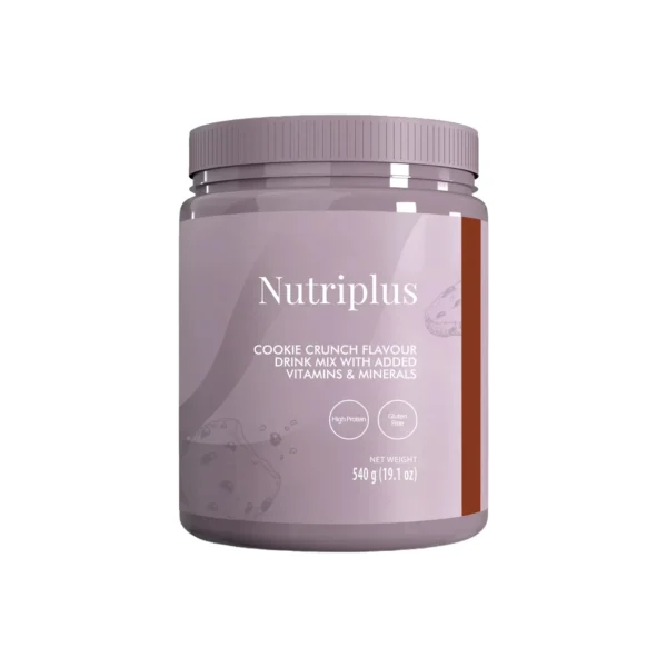Nutriplus Koktejl s příchutí COOKIE CRUNCH - Nutriplus Sypká směs k přípravě nápoje s příchutí křupavých sušenek, s vitaminy a minerálními látkami. S cukrem a sladidlem. Bez lepku. Hmotnost: 540 g. Dopřejte si vyvážený koktejl s lahodnou chutí. NUTRIPLUS Koktejl COOKIE CRUNCH spojuje krémovou konzistenci s chutí křupavých sušenkových kousků a je praktickým způsobem, jak doplnit bílkoviny, vitaminy a minerály během dne. Ideální volba pro chvíle, kdy chcete chutný a výživný nápoj bez zbytečného kompromisu. Proč si ho zamilujete: Nové, vylepšené složení podporující trávení Lahodná příchuť křupavých sušenek – krémová a lákavá Jemnější a krémovější textura pro maximální požitek Praktická forma výživného koktejlu Klíčové složky: 20 g hrachové bílkoviny v jedné porci 27 esenciálních vitaminů a minerálů Obohaceno o inulin pro podporu trávení a celkové pohody